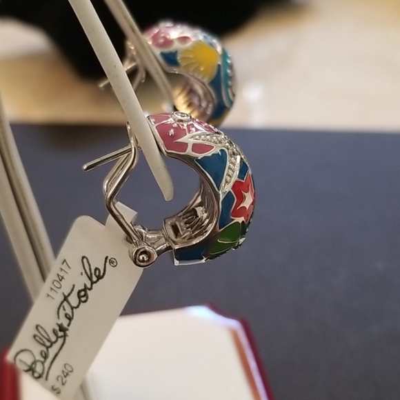 earrings - Picture 3 of 4